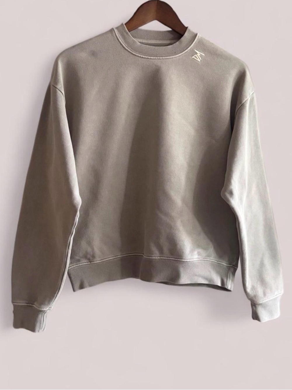 Minimal Crewneck Sweatshirt in Light Taupe โ Unbranded